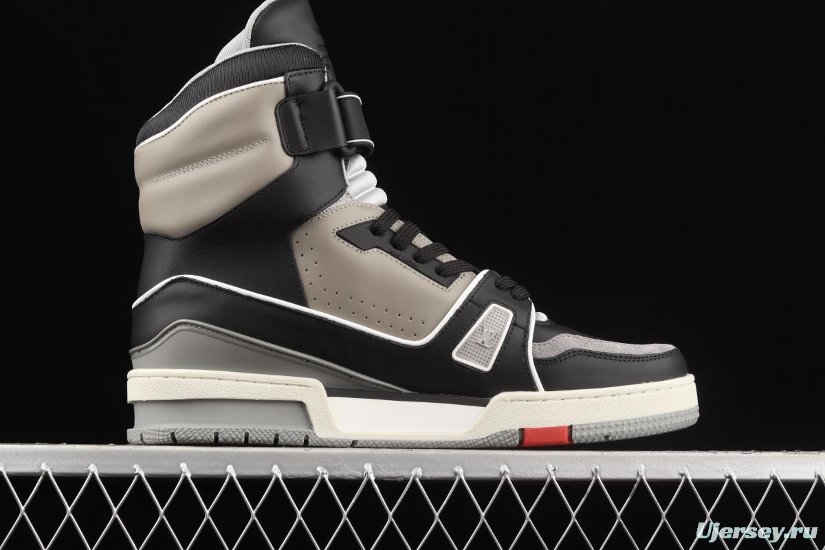 Authentic LV 2021s LV Trainer must be in winter