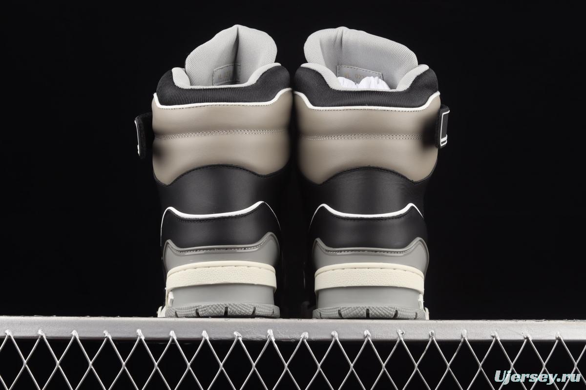 Authentic LV 2021s LV Trainer must be in winter