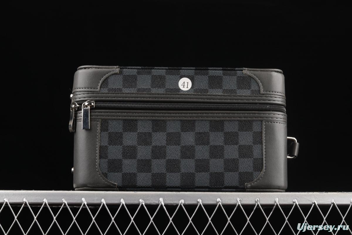 LV x Air Jordan 1 LV jointly customized # with presbyopia suitcase leather to create an exclusive Logo covered with shoes.