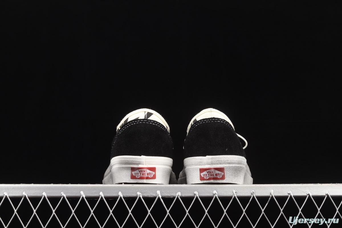 Vans Style 36 Cecon SF half-moon Baotou white print black maple leaf to make the old low-top shoes VN0A3MVLK0A