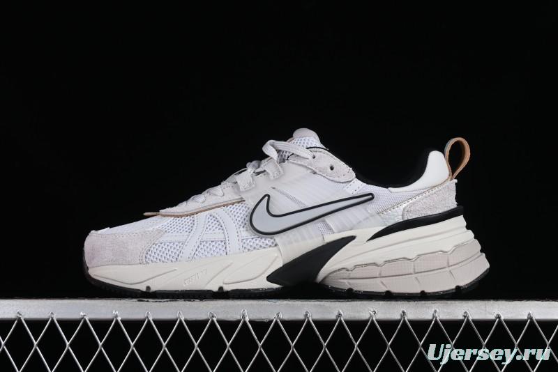 Nike Runtekk V2K Retro Low-Top Running Shoes with Cushlon Midsole and Distressed Effect - FN6703-002