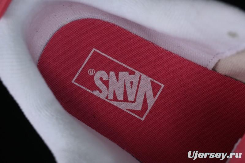 Vans Classics Knu Skool Retro Sneakers with Thick Tongue and Puffy Design - VN0009QCBJ1