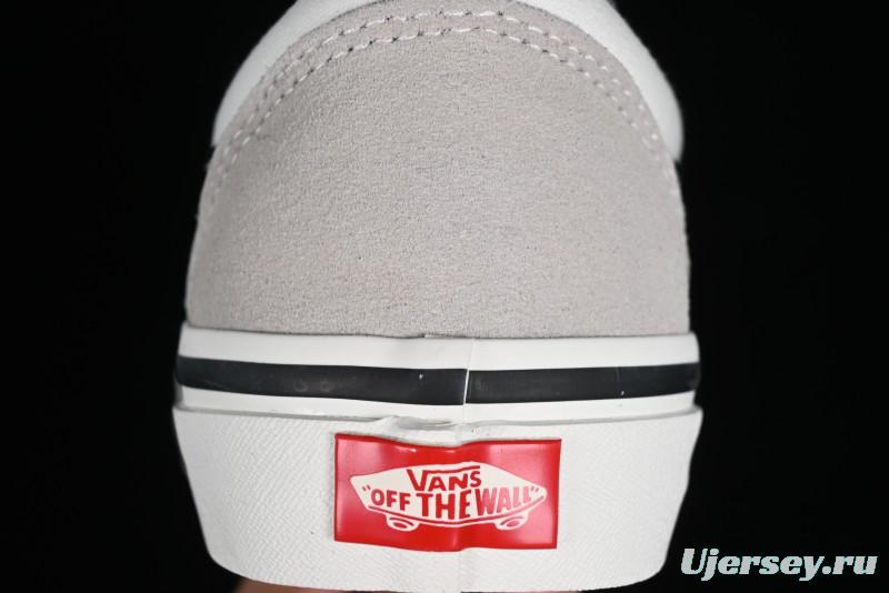 Vans Old Skool Reissue 136 Low-Top Skate Shoes with Detachable Cushioned Insole - VN000MT6KIG