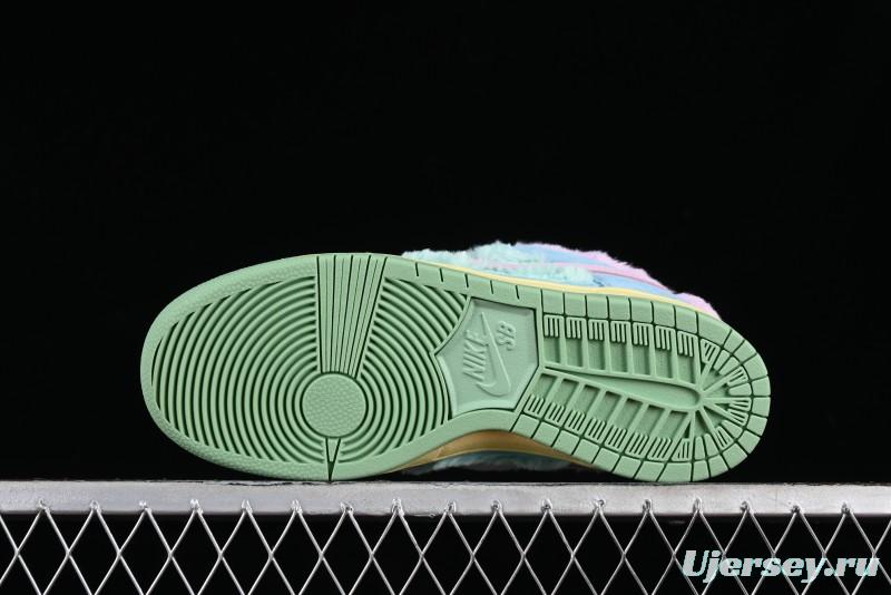 Nike SB Dunk Low Verdy x Nike Visty Collaboration Sneakers - FN6040-400