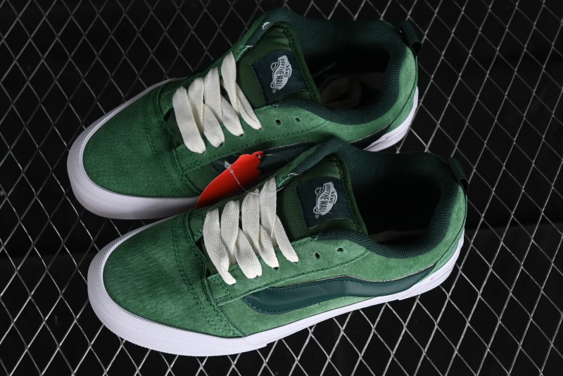 Vans Classics Knu Skool Retro Sneakers with Enlarged Toe and Thickened Tongue - VN0009QCLC2