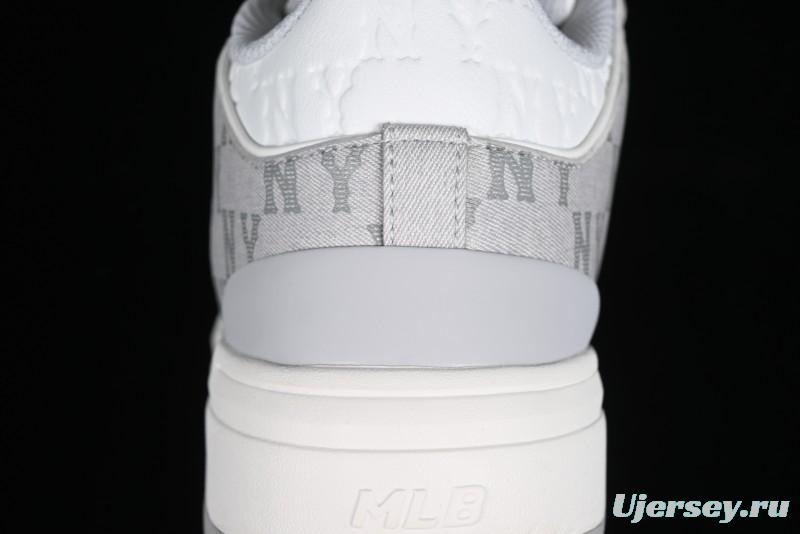 MLB Chunky Liner New York Yankees Sneakers with Lightweight Thick Sole and Hook Loop Closure - 3ASXCMM4N50GRS