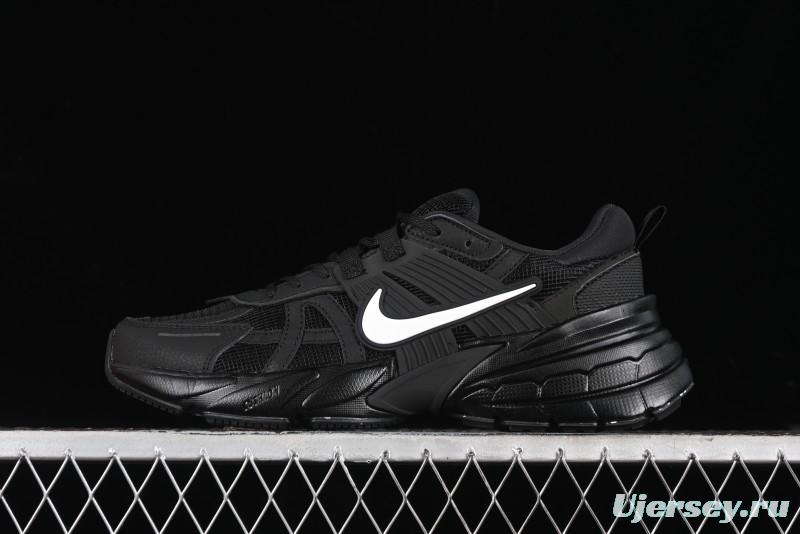 Nike Runtekk Run Retro Low-Top Running Shoes with Cushlon Midsole and Anti-Slip Design - HQ1582-001