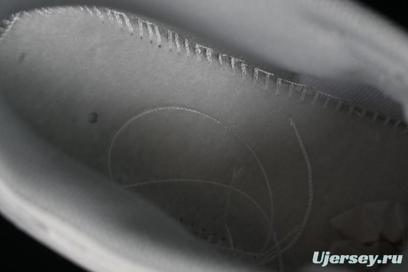 Nike SB Dunk Low x Undefeated Collaboration Casual Skate Shoes - UN1697-622