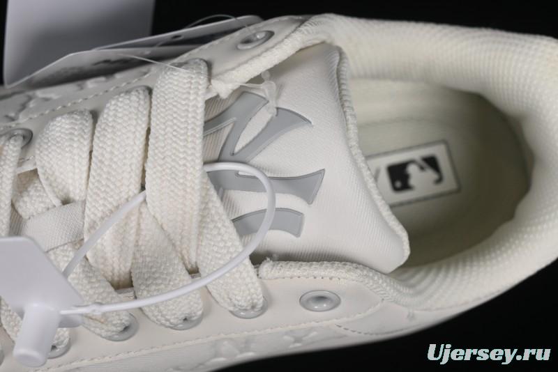 MLB Chunky Classic Base New York Yankees Lightweight Platform Casual Sneakers - 3ASXBMN4N50GRL