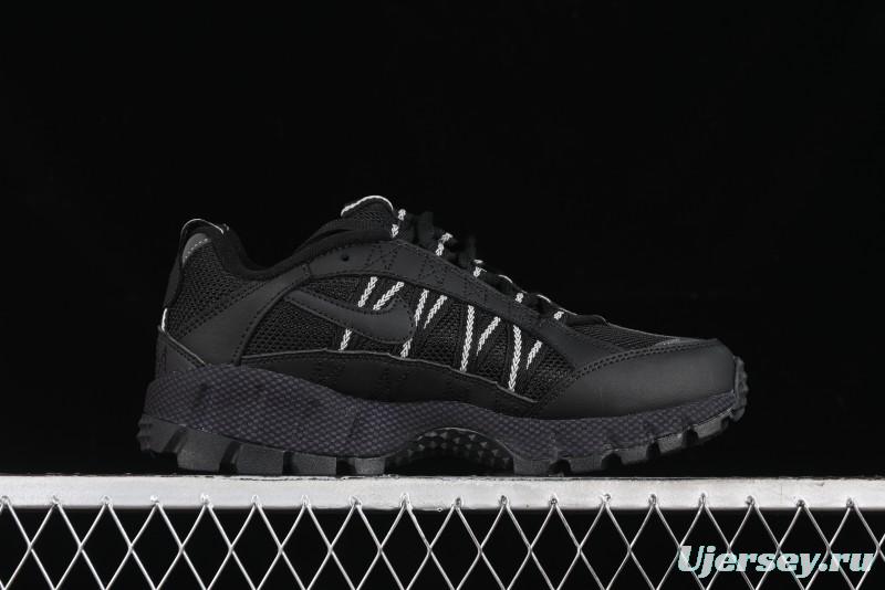 Nike Air Humara Retro Trail Running Shoes with 1990s Outdoor Style - 924464-001