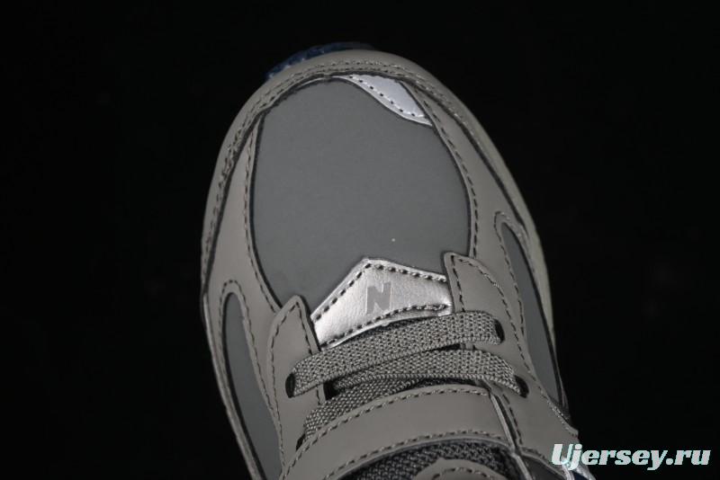 New Balance 2002R Series Hook & Loop Kids Shoes with Fleece Lining - PV2002RA