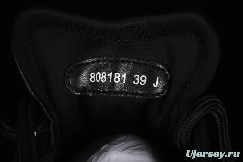 Alexander McQueen Flexion Retro Sneakers in Black with Diamond Grain Calfskin - 8.F6