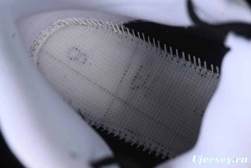 Nike Air Jordan 13 Retro Basketball Shoes in Black/White - 414571-104