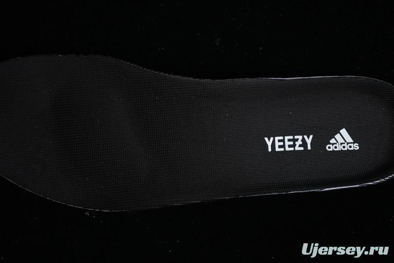 Adidas Yeezy Boost 700 V2 Utility Black Running Shoes with 3M Reflective Details - FV5304