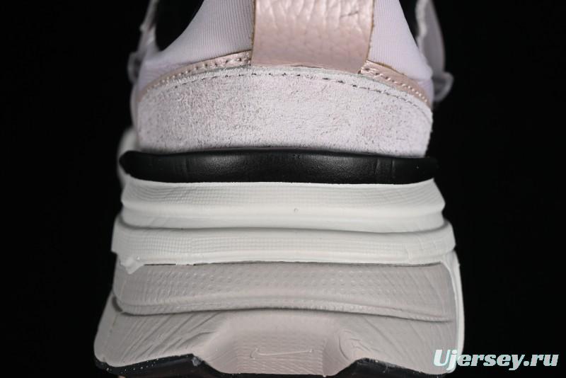 Nike Runtekk V2K Retro Low-Top Running Shoes with Cushlon Foam and Anti-Slip Design - FN6703-001