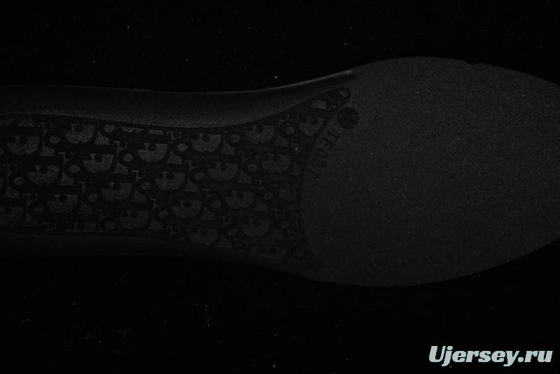 Dior B30 Sneakers with Reflective CD30 Logo and Lightweight Rubber Sole - CD30