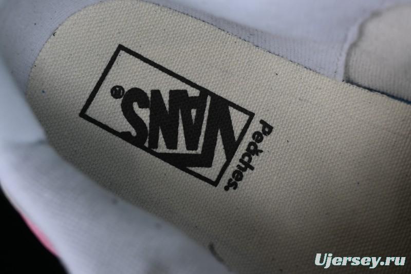 Vans Classics Knu Skool Vulcanized Skate Shoes in Black & Pink - VN0014QC0BV