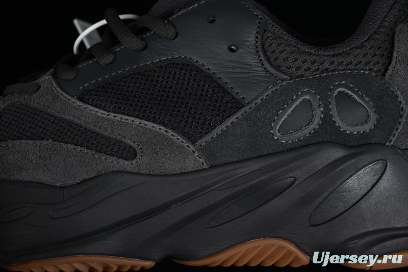 Adidas Yeezy Boost 700 V2 Utility Black Running Shoes with 3M Reflective Details - FV5304