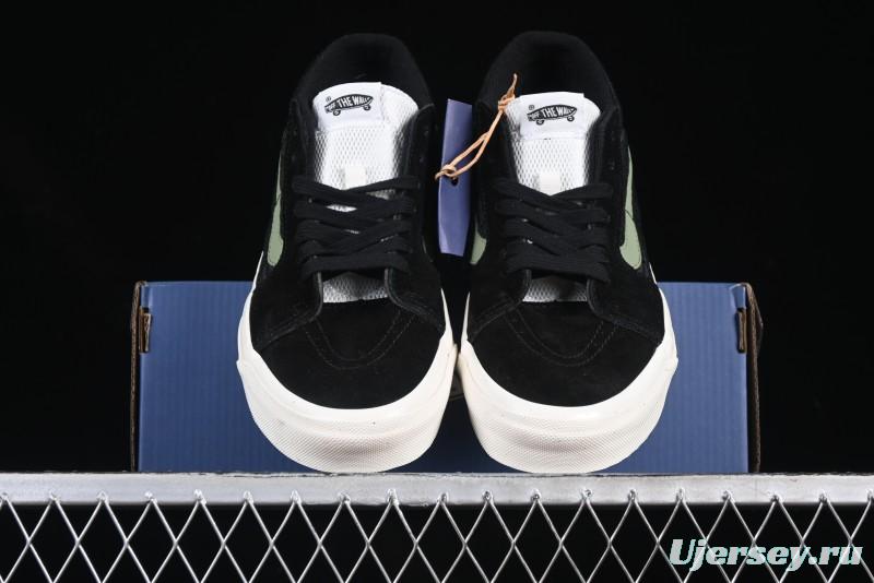 Vans Premium Sk8-Mid Retro Casual Mid-Top Skate Shoes with Checkerboard Design - VN000CQQBLK