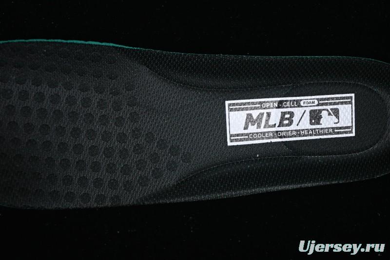 NY Yankees Black & Neon Green Sneakers - Classic Streetwear Style