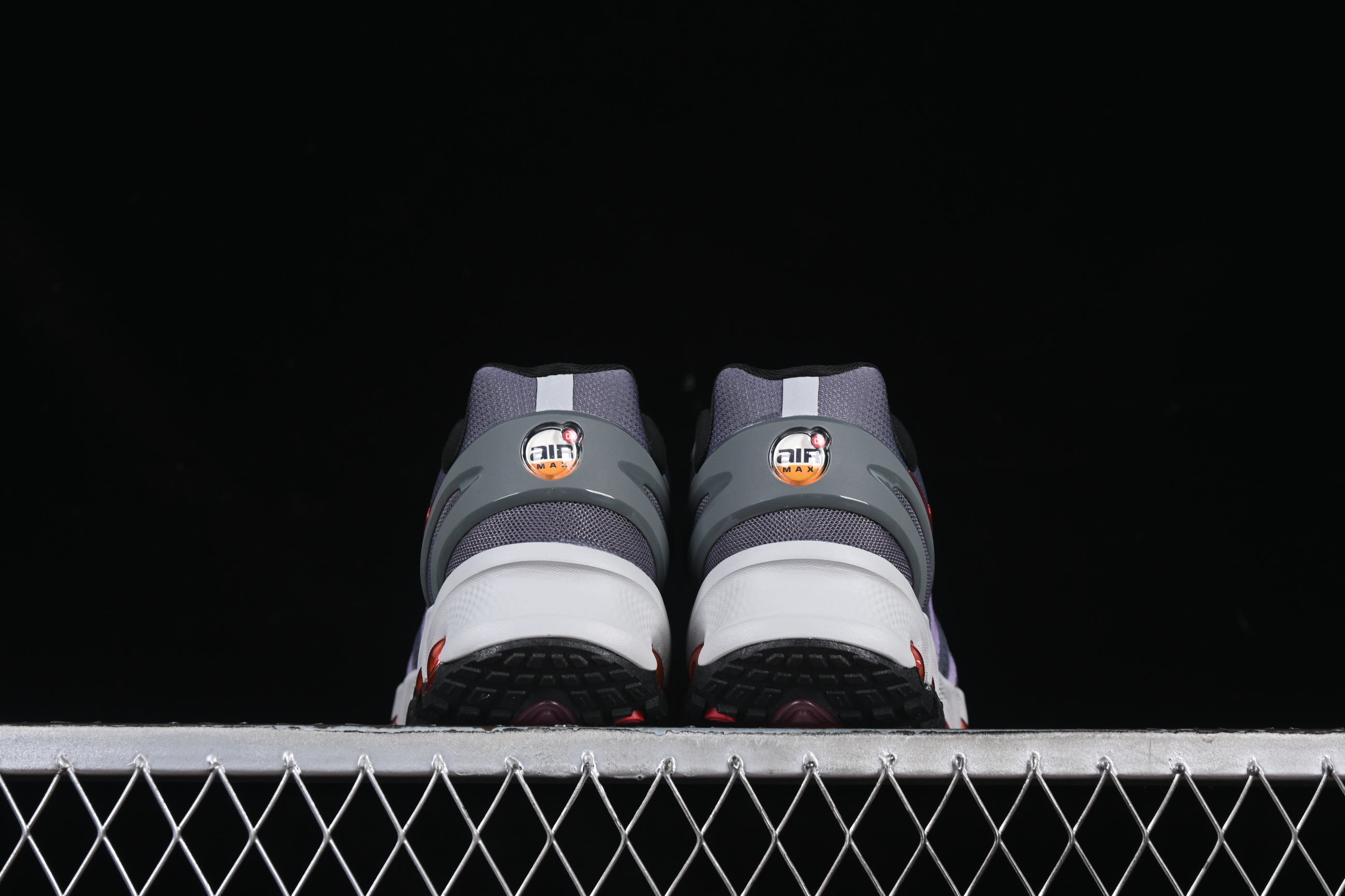 Nike Air Max Dn8 Running Shoes with Dynamic Air Cushion Technology - FQ7860-035