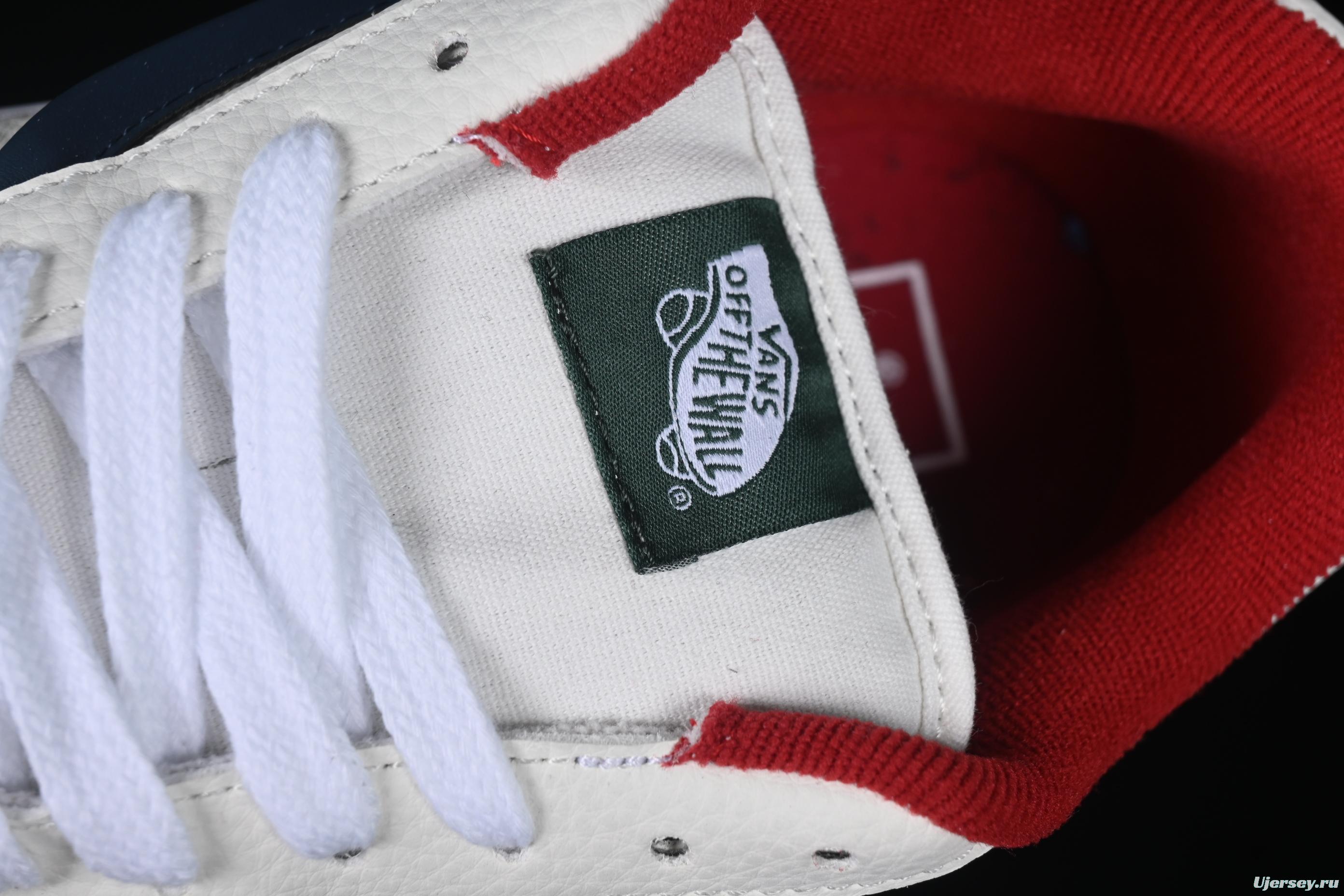Vans Knu Skool Low Top Retro Chunky Sneakers with Oversized Logo - VN0009QC377