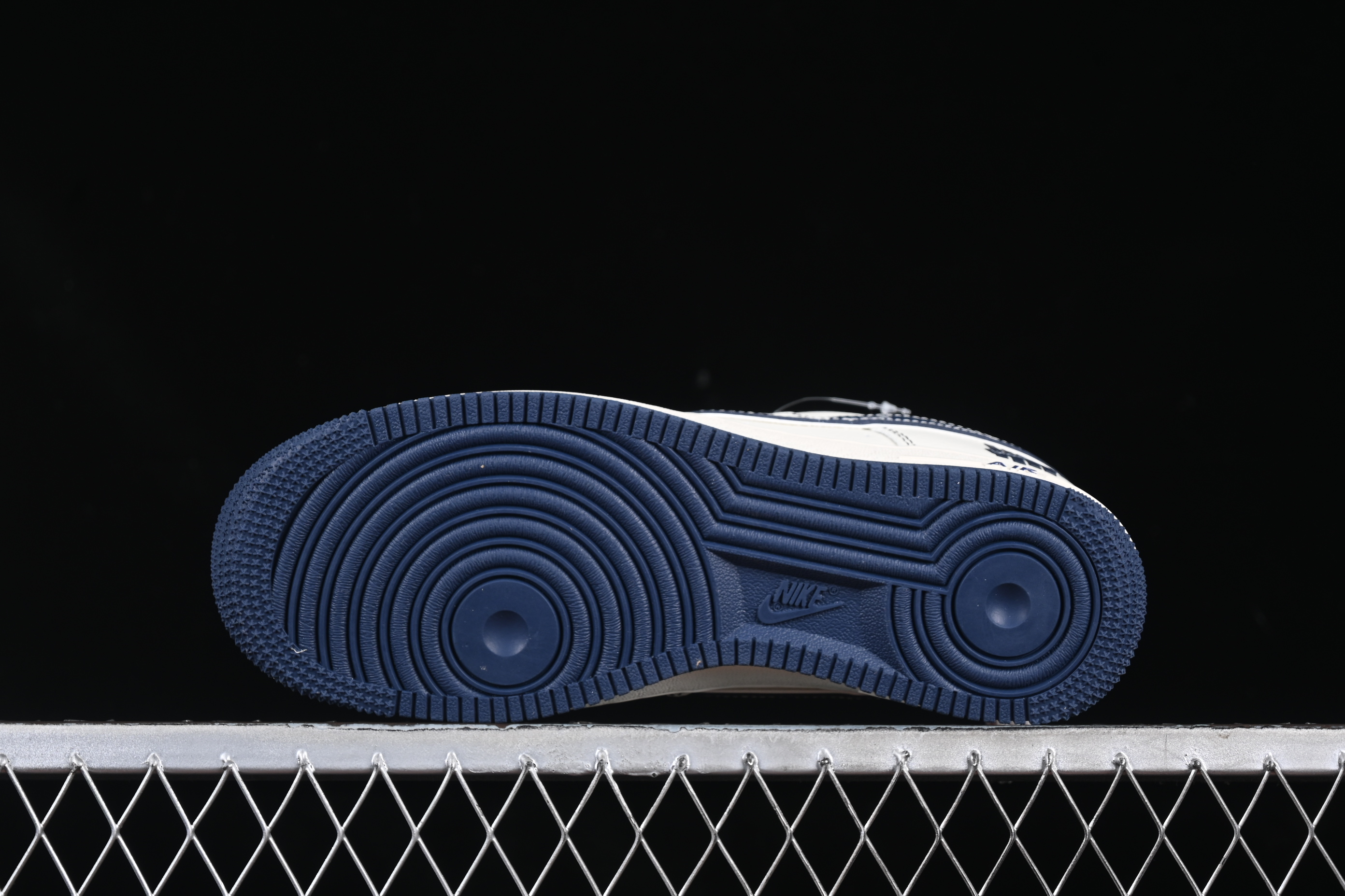 Nike Air Force 1 '07 Low UN Collaboration Navy Splatter Swoosh Casual Sneakers - XS1958-522