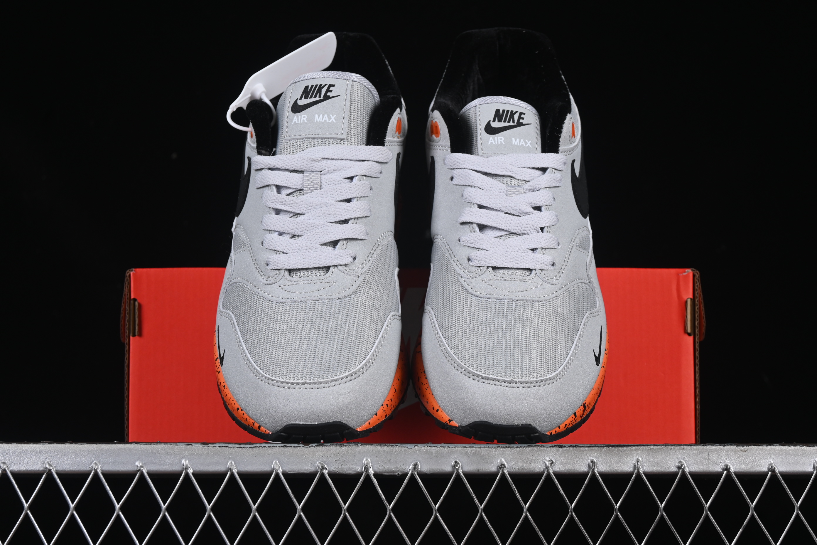 Nike Air Max 1 Retro Running Shoes with Half-Sole Air Cushion - FD2638-005