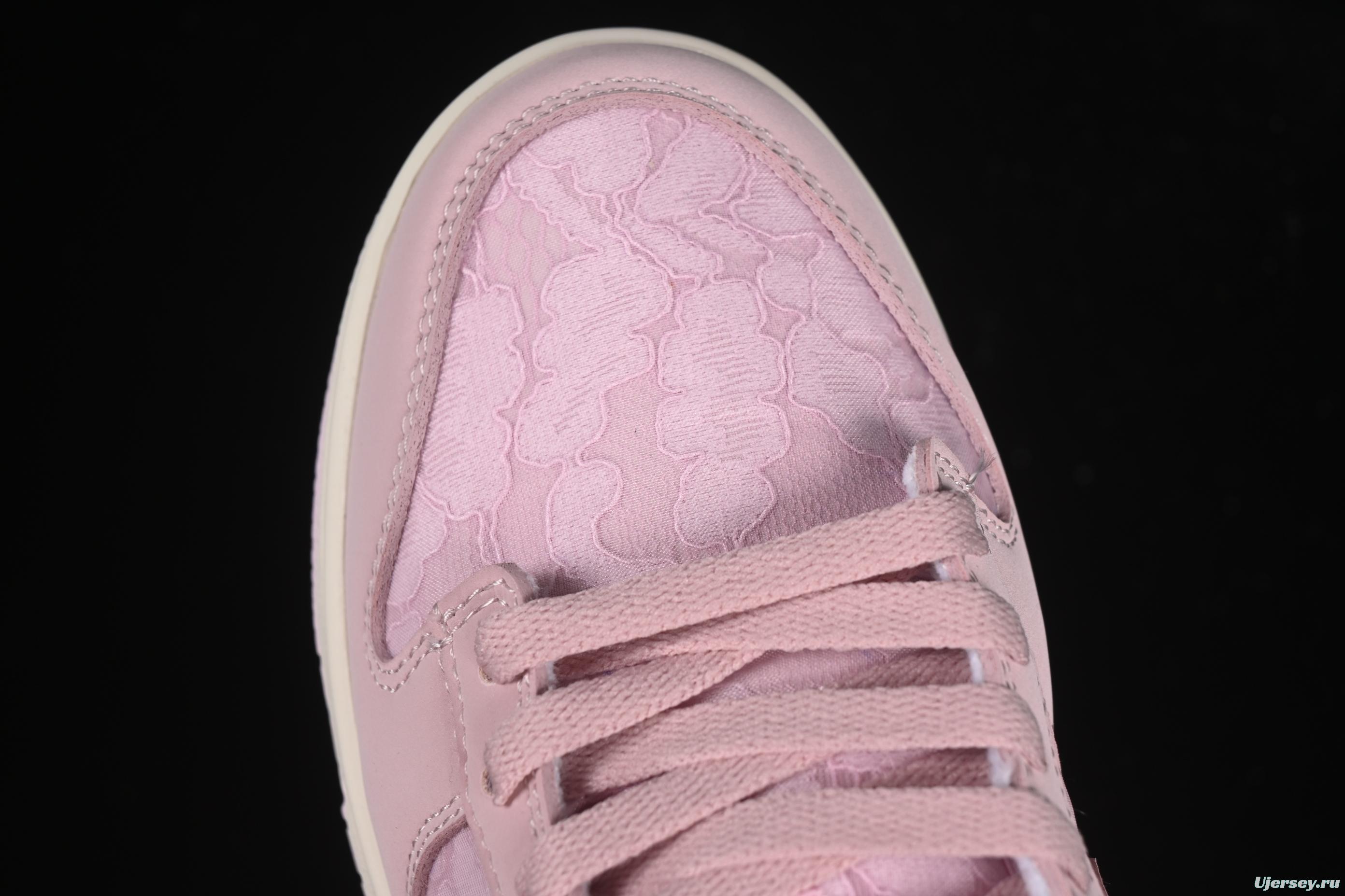 Nike SB Dunk Low Regal Pink Low-Top Casual Skate Shoes with Lace Floral Pattern - HJ5870-600