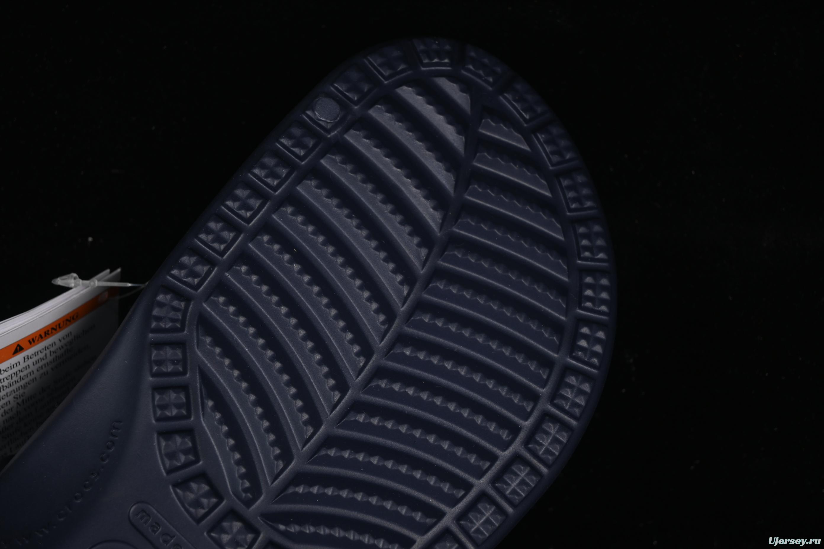 Crocs Classic Clog Unisex Summer Beach Sandals with Ventilation Holes - B.D4