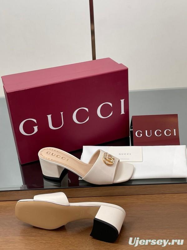 2025 Women Gucci Beige Leather Block Heel Sandals GG Crystal Buckle LY00280
