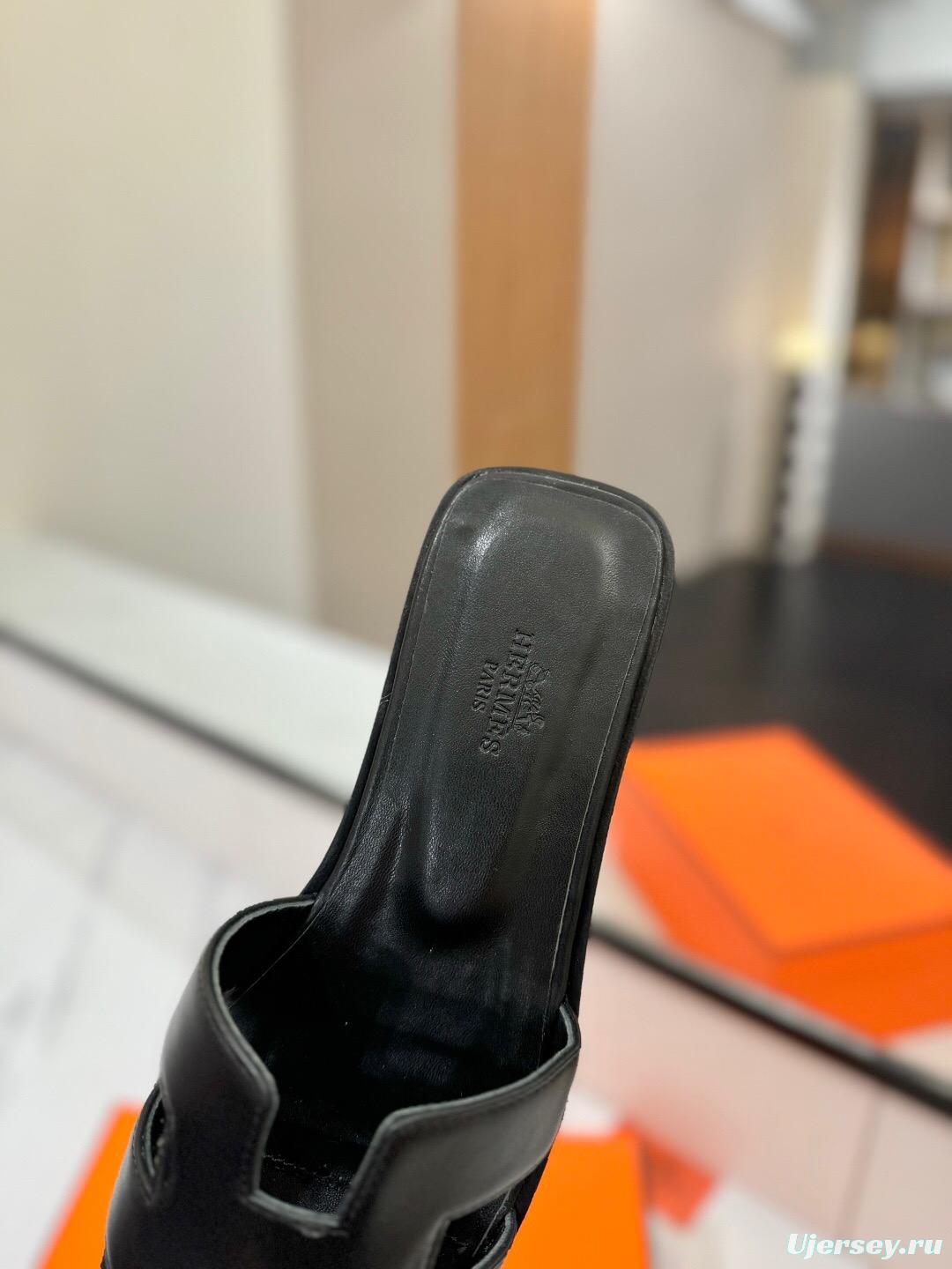 2025 Women Hermès Black Leather Slippers