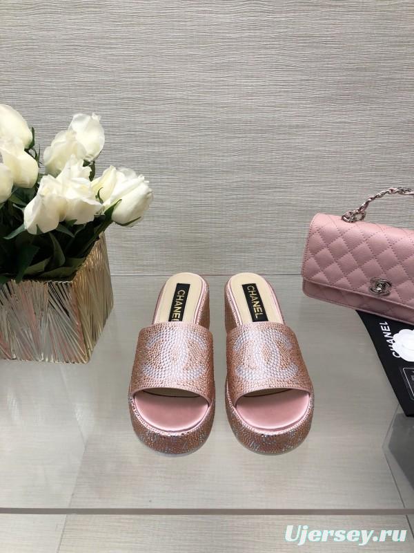 2025 Women Chanel Pink Leather Slippers LY00320