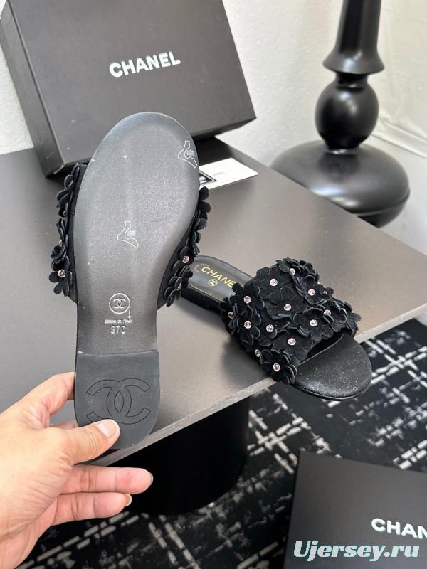 2025 Women Chanel Black Leather Slides