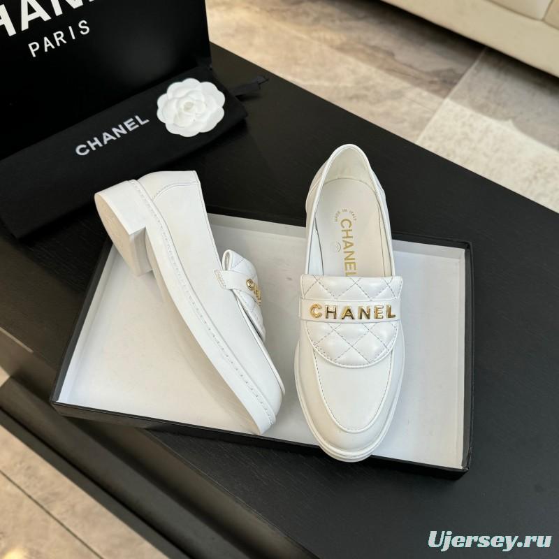 2025 Women Chanel White Leather Loafers KFY00310