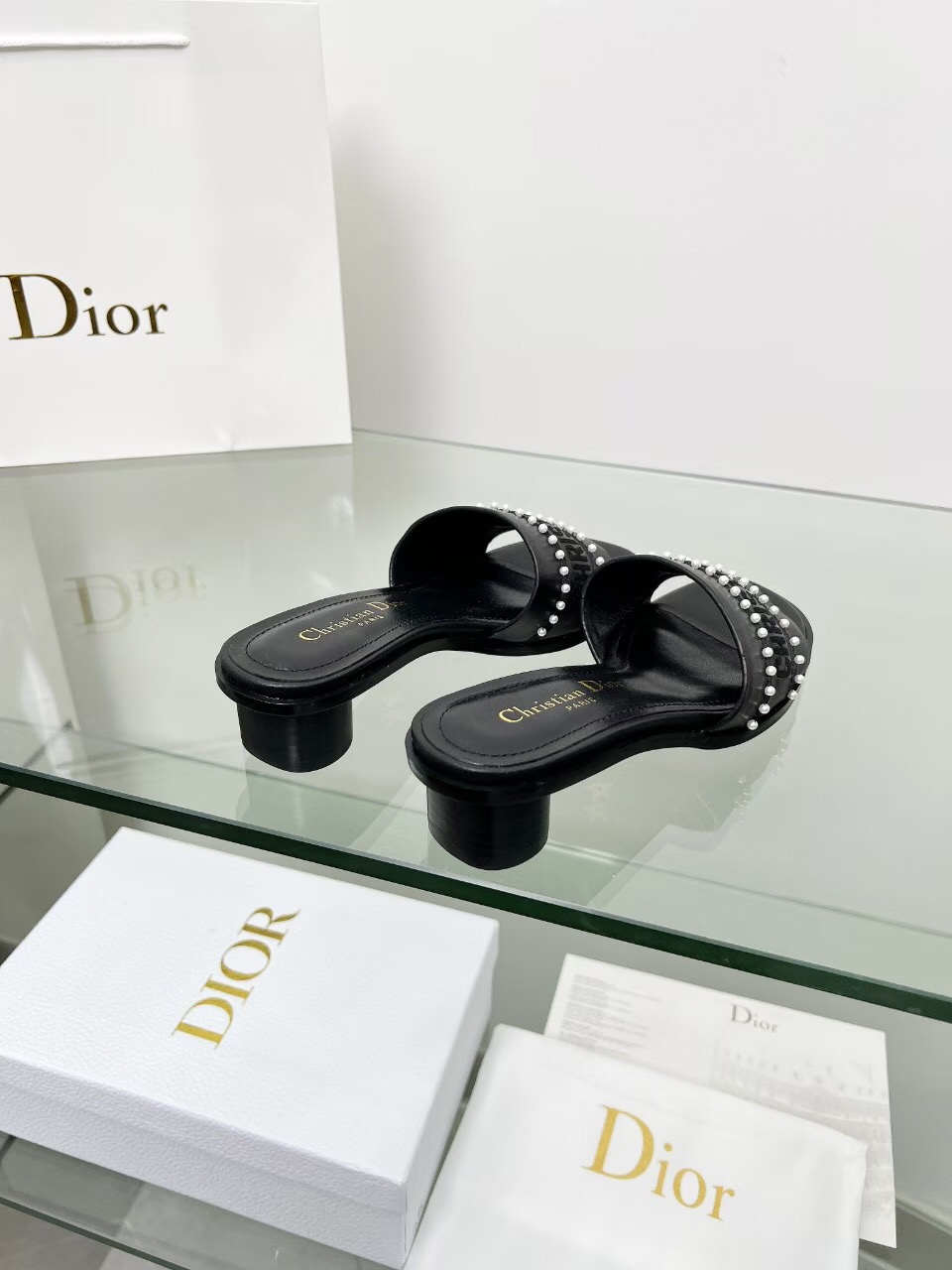 2025 Women Dior Black Leather Mules Pearl LY00210