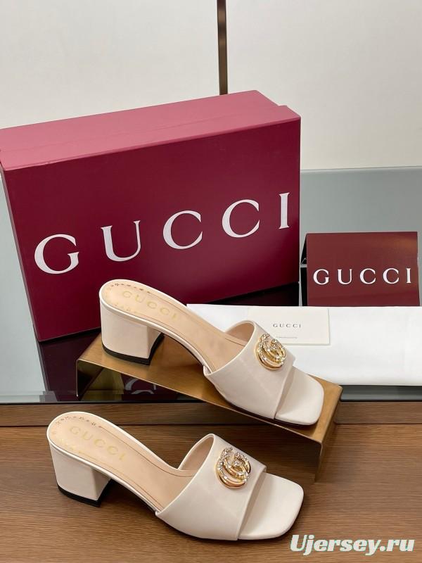 2025 Women Gucci Beige Leather Block Heel Sandals GG Crystal Buckle LY00280