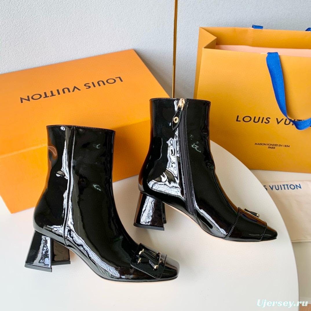 2024 Women Louis Vuitton Black Patent Leather Ankle Boots MJ00420