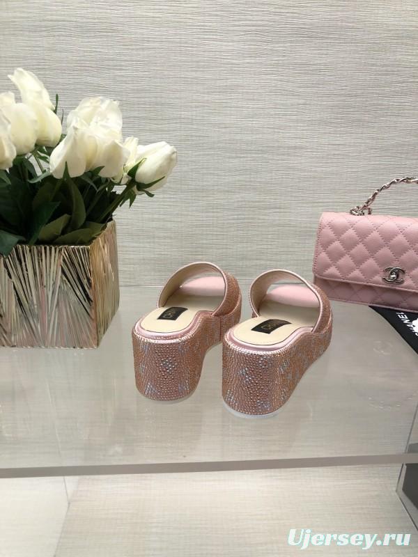 2025 Women Chanel Pink Leather Slippers LY00320