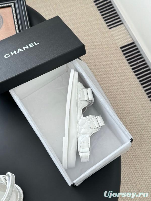 2025 Women Chanel White Leather Sandals LY00320