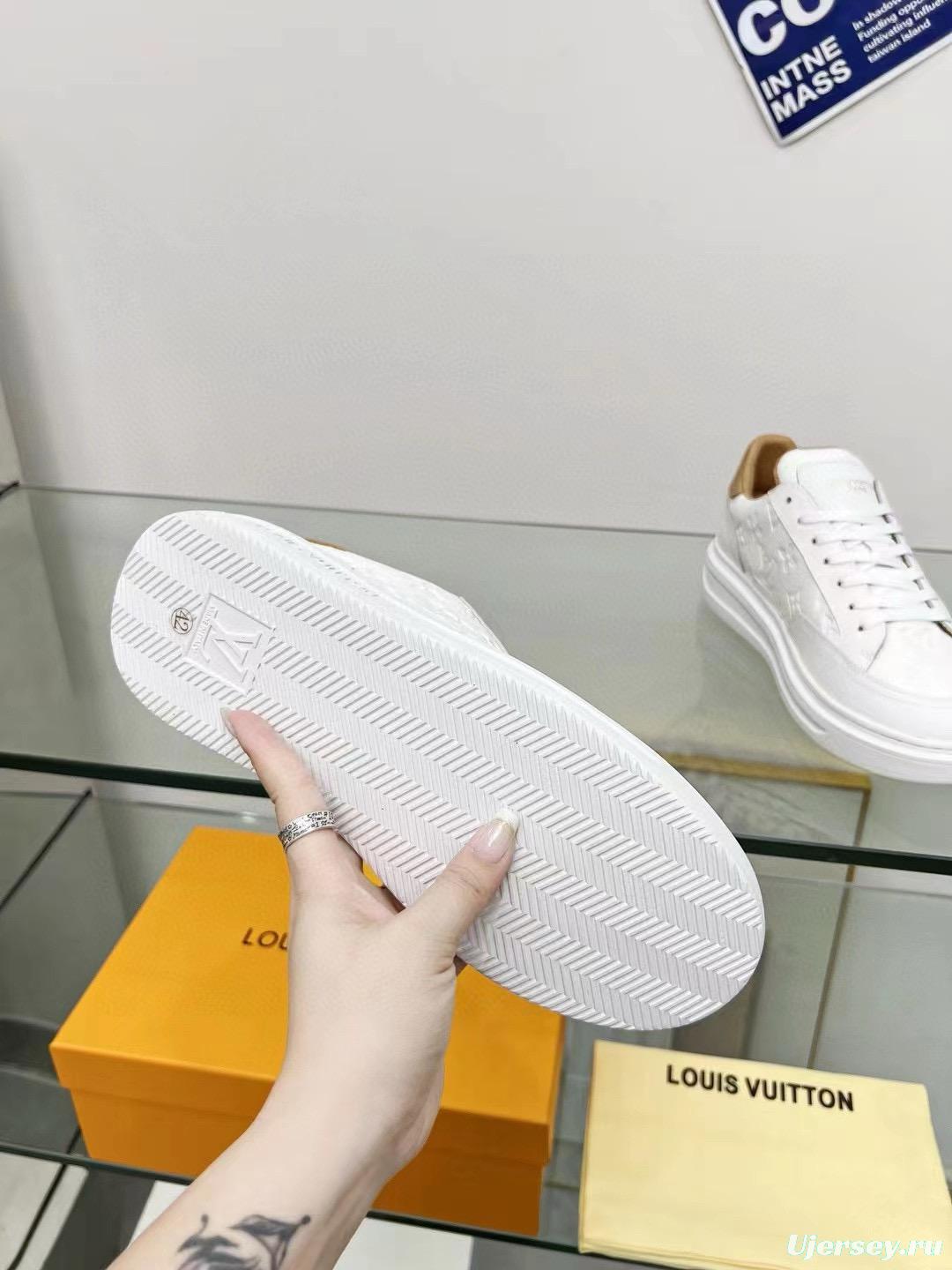 2024 Unisex Louis Vuitton White Beige Leather Sneakers Maxi Damier MJ00330