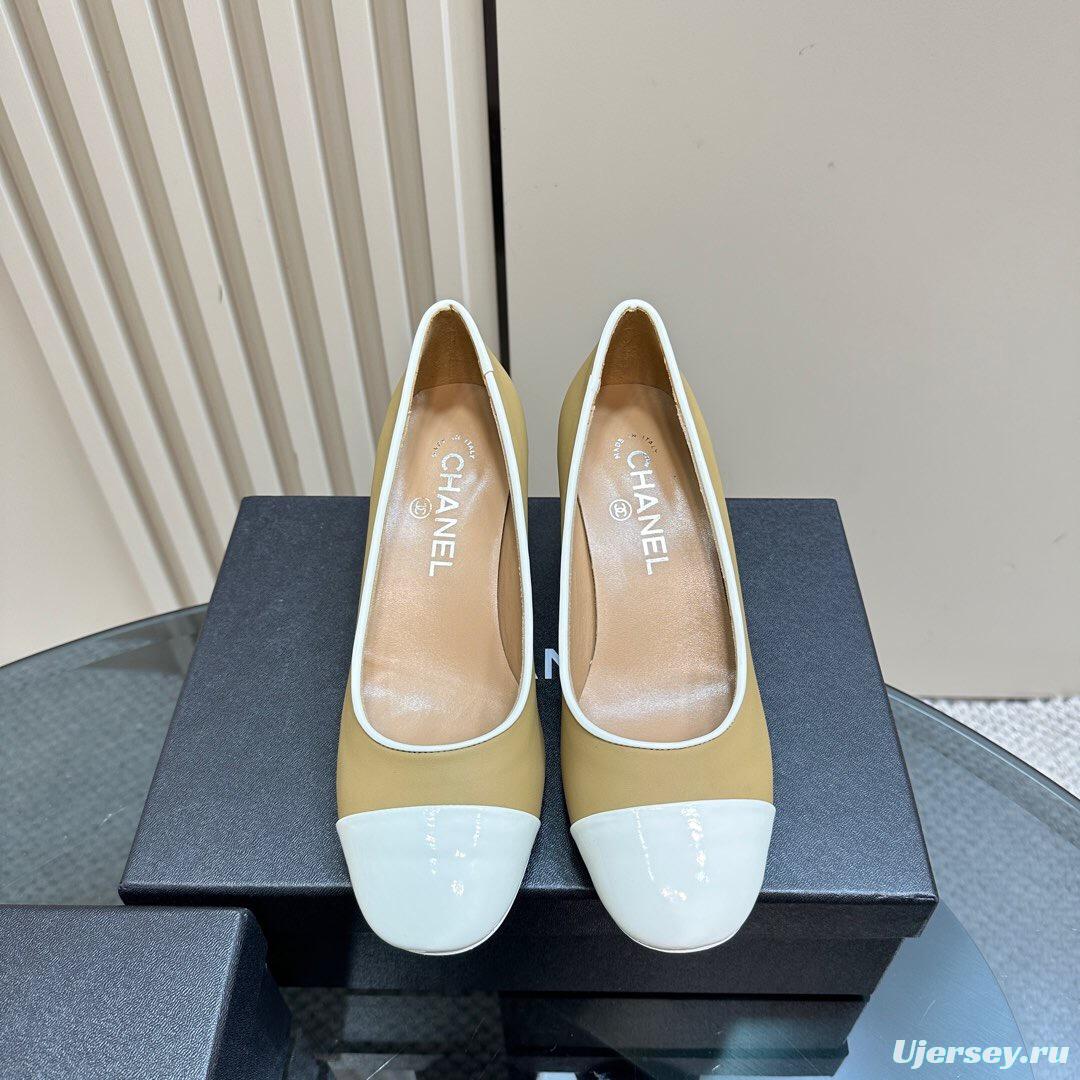 2025 Women Chanel Beige White Leather Pumps Chain Detail