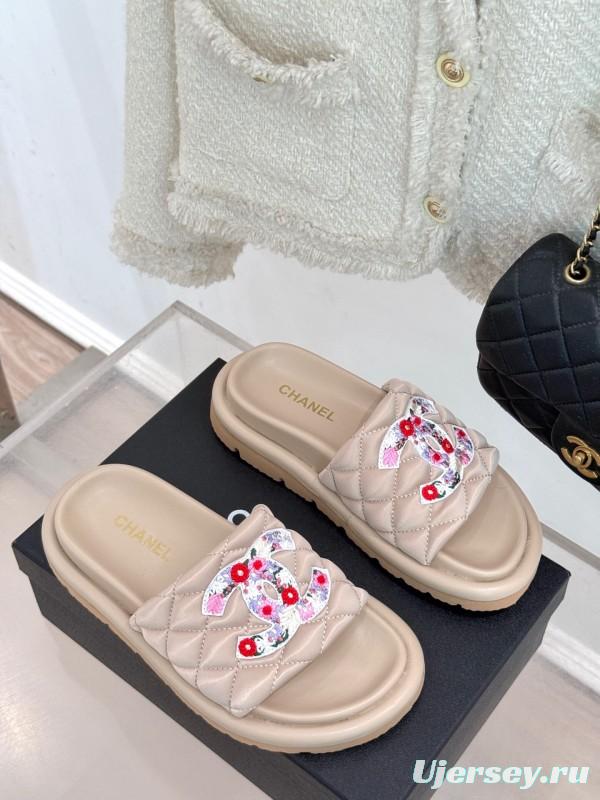2025 Slippers Chanel Beige Silk Floral Pattern