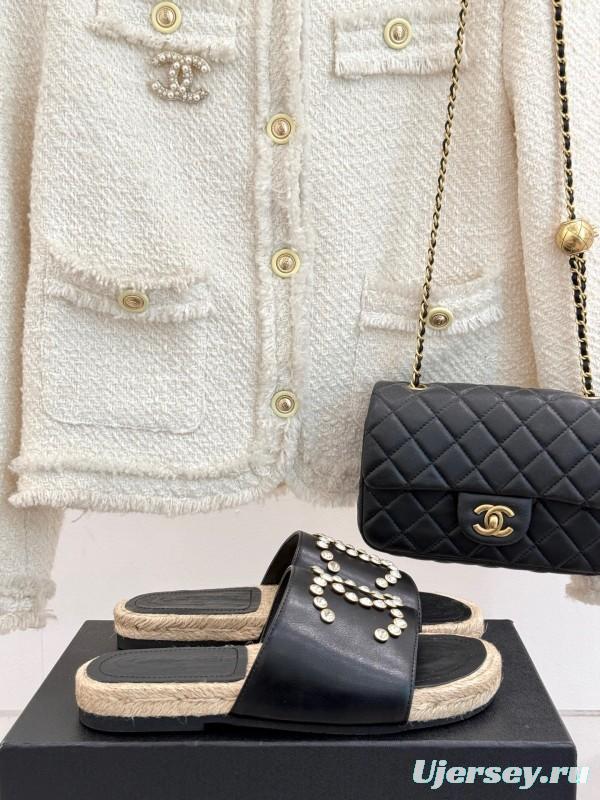 2025 Slippers Chanel Black Leather Slippers