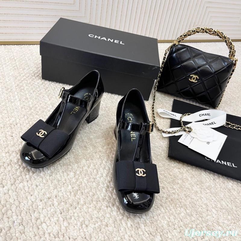 2025 Women Chanel Black Patent Leather Mary Jane Bow KFY00310