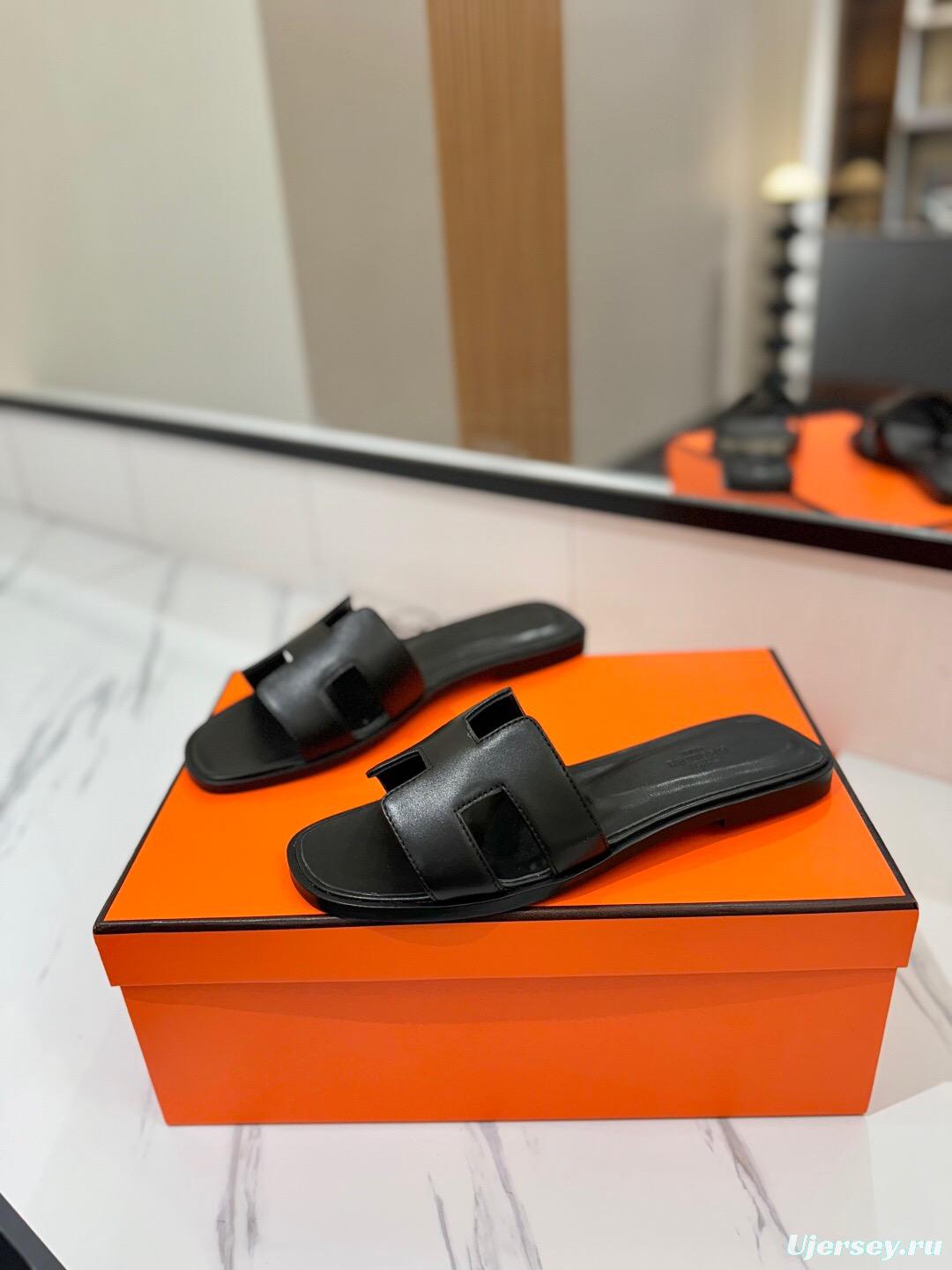 2025 Women Hermès Black Leather Slippers