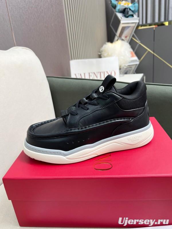 2025 Unisex Valentino Black Leather Sneakers LY00390
