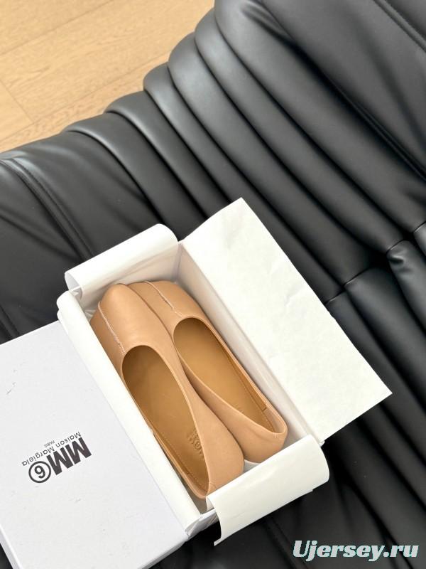 2025 Women MM6 Beige Leather Ballet Flat KFY00280