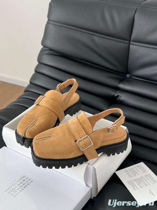 2025 Women MM6 Tan Suede Slingback Split-toe Shoes KFY00310