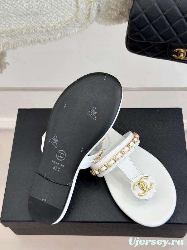 2025 Women Chanel White Leather Slippers CC Chain KFY00250